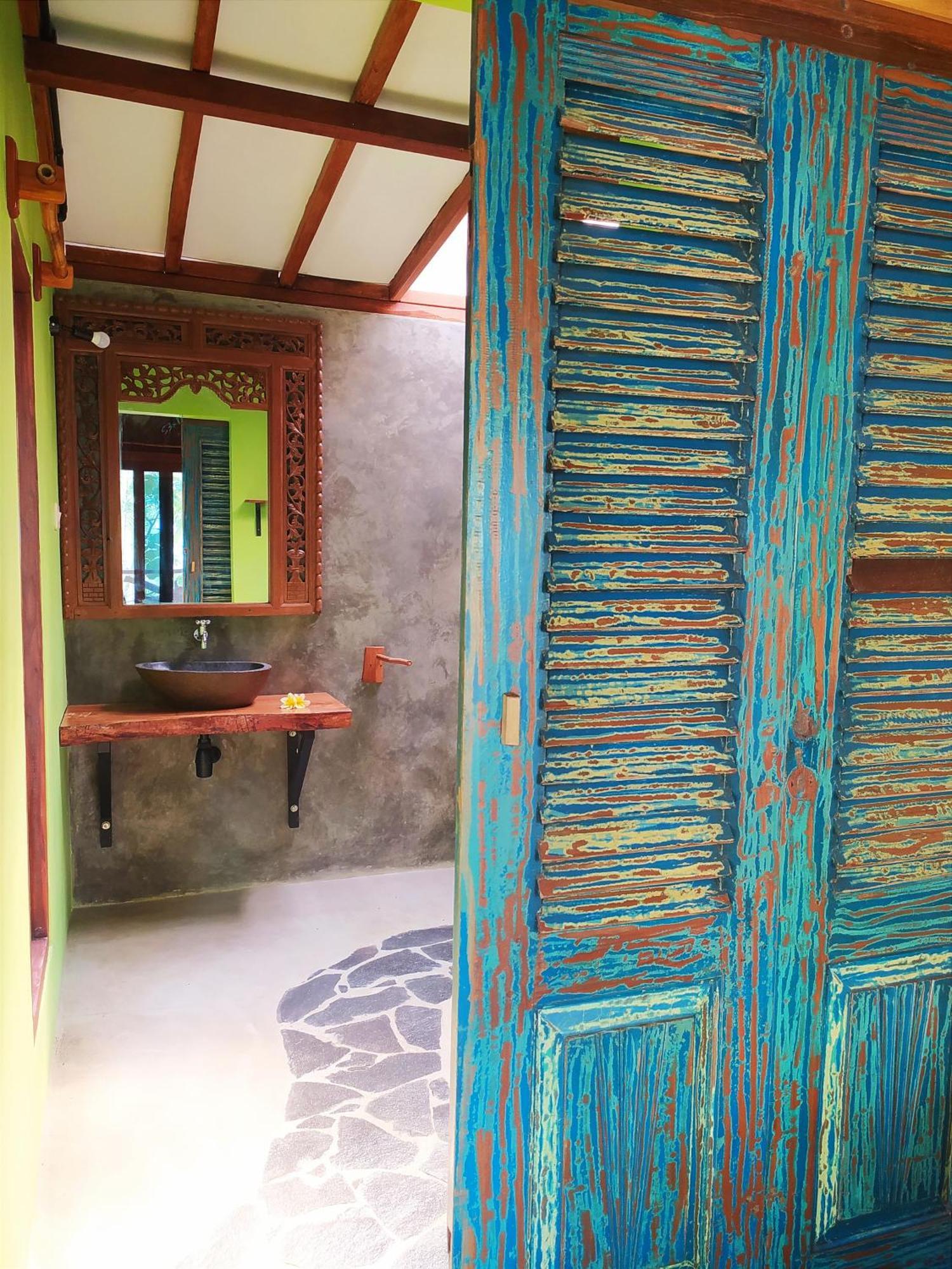 Eco Casa Hotel Karimunjawa Exterior foto